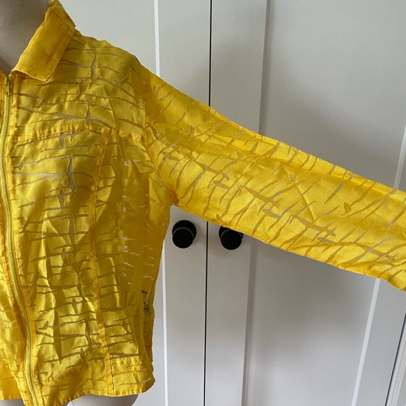 Vintage Yellow Jacket with mesh Cut-outs - Picture 5 of 7